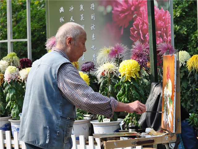 首届“情系江南●夕阳更红”摄影比赛落下帷幕